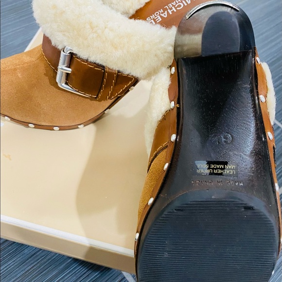 MICHAEL Michael Kors Clogs - Picture 3 of 3